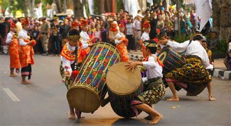 Penampilan Musik Tradisional di Festival Festival Musik Tradisional di Cilacap